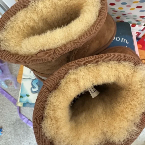UGG Tan Kids Boots - Picture 4 of 5